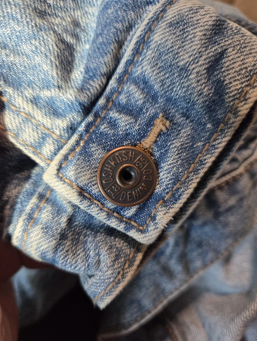 OshKosh B'gosh Light Wash Blue Denim Jean Jacket for Kids Unisex Size 6/6X